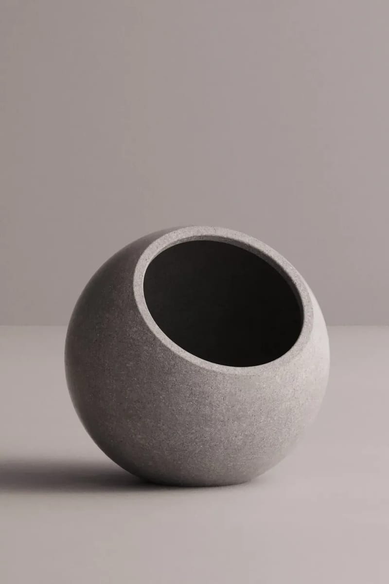 Einzigartiges strukturiertes Pflanzgefäß - robust und wetterbeständig