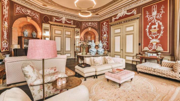 Art Meets Architecture: Curating Signature Looks for Luxury Hotels