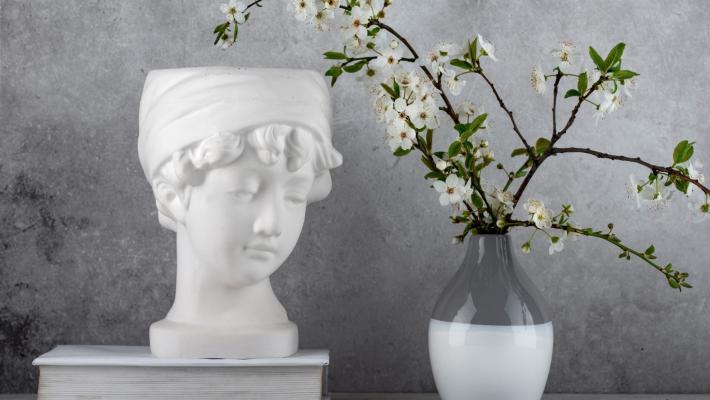 How to Turn Your Home’s Forgotten Corners into Ethereal Art with Marble Sculptures