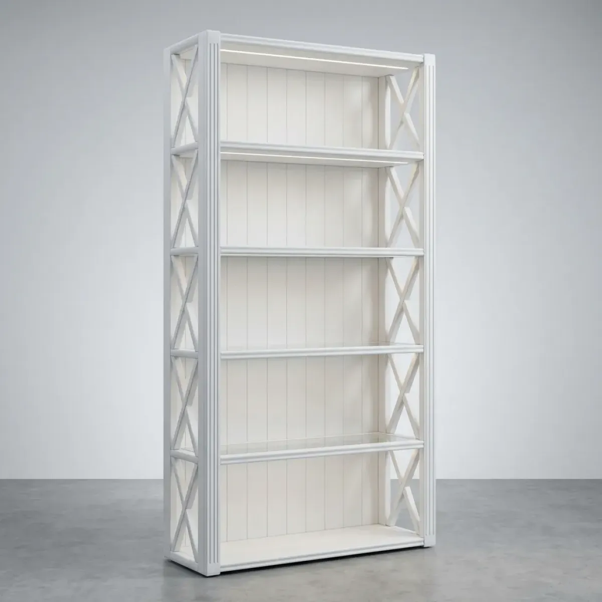 Luxuriöser Küsten-Weißer Bücherschrank mit Kreuzverstrebten Offenen Regalen und Dekorativem Display-Design Vorderansicht von Luxury Group International