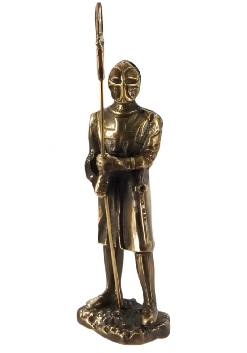 Escultura de Bronce de Guardia Medieval Blindado de Lujo con Lanza Vista frontal por Luxury Group International