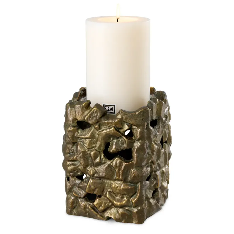Portacandele scultoreo a colonna in bronzo anticato con texture traforata - Arredamento per hotel di lusso Vista frontale di Luxury Group International