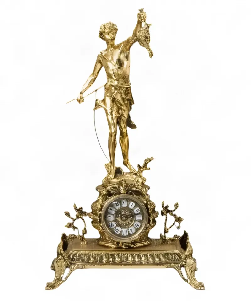 Barocker Jagd-David mit erhobenem Wildvogel – Luxus-Bronze-Tischuhr von Luxury Group International