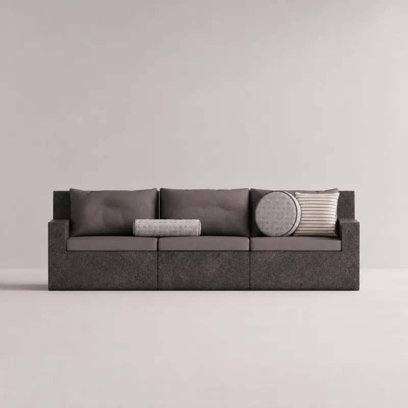 Dunkelgraues Luxus Outdoor Modulares 3-Sitzer Sofa mit Taupefarbenen Kissen – Moderne Möbel Vorderansicht von Luxury Group International