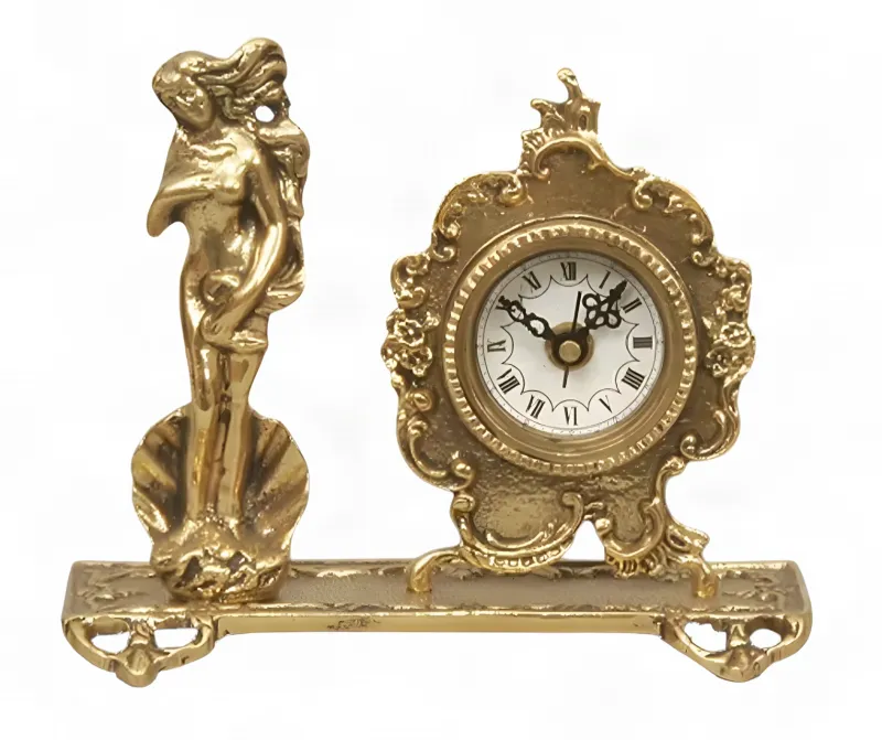 Luxus-Tischuhr aus goldenem Bronze mit klassischer Damenfigur und barockem Zifferblatt Luxus-Tischuhr aus goldenem Bronze mit klassischer Damenfigur und barockem Zifferblatt Vorderansicht von Luxury Group International