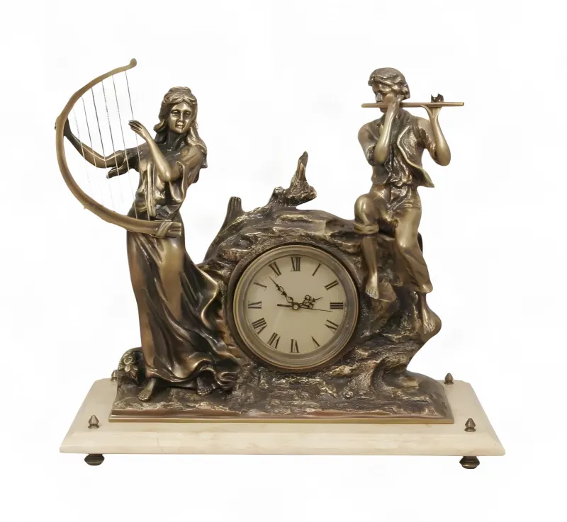 Reloj de Mesa de Bronce Barroco de Lujo con Arpista y Flautista sobre Base de Piedra Blanca por Luxury Group International