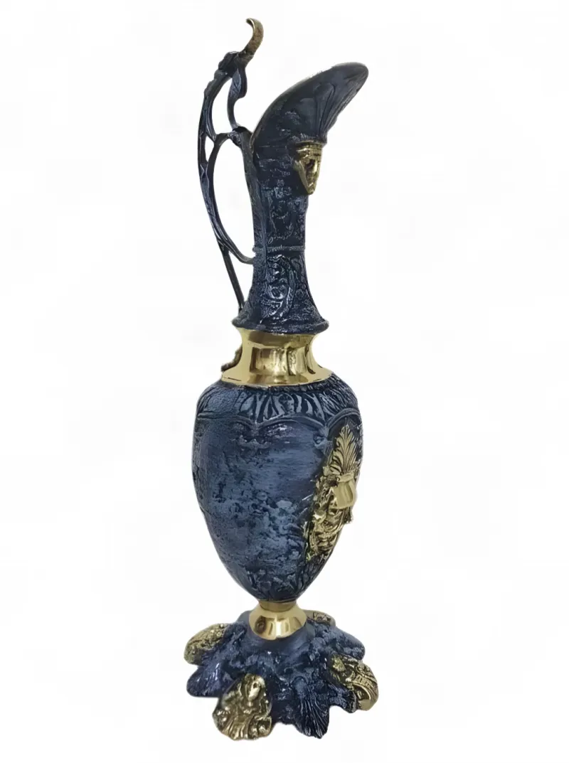 Luxuriöse Barock-Krugvase mit verlängertem Ausguss und kunstvollem Sockel - Luxusvasen von Luxury Group International