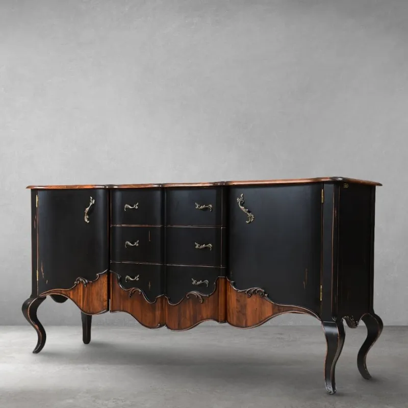 Luxus Barockes Holz-Sideboard mit sechs Schubladen & zwei Schränken in antik-schwarzer Optik Vorderansicht von Luxury Group International