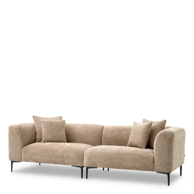 Canapé Beige Luxueux Rembourré avec Pieds en Métal Noir - Mobilier de Luxe pour Hôtels Vue de face par Luxury Group International