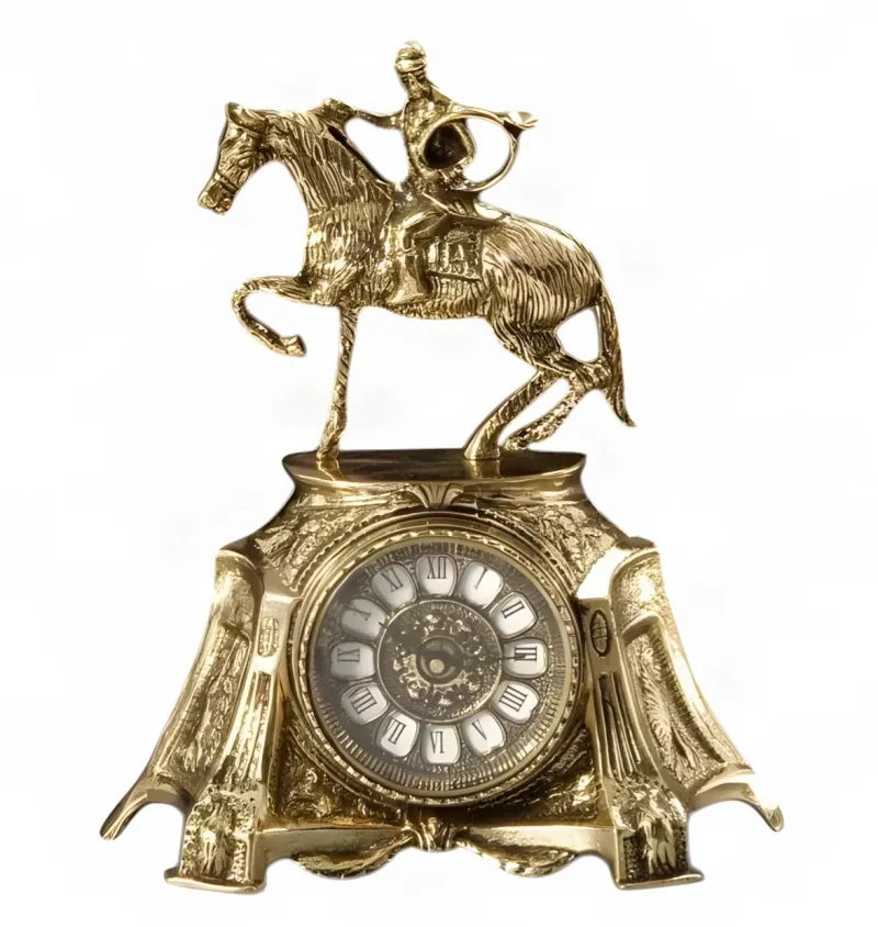 Reloj de Mesa de Bronce de Lujo con Escudo Ecuestre de Jockey y Marco Escultural Barroco por Luxury Group International