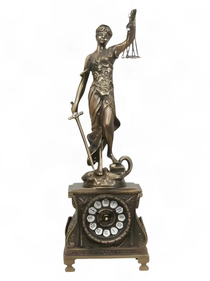 Reloj de Mesa de Bronce de Lujo con Escultura de la Dama de la Justicia y Caja Barroca Ornamental por Luxury Group International