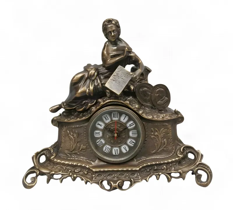 Horloge de Table en Bronze de Luxe avec Sculpture de Dame Assise et Base Baroque Ornée par Luxury Group International