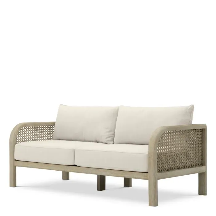 Luxus Creme 2-Sitzer Sofa mit Naturholz- & Geflochtenem Rattanrahmen – Luxus Hotelmöbel Vorderansicht von Luxury Group International