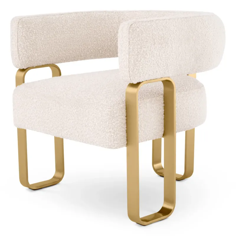 Fauteuil Bouclé Crème de Luxe avec Structure Métallique Dorée - Mobilier de Luxe pour Hôtels Vue de face par Luxury Group International