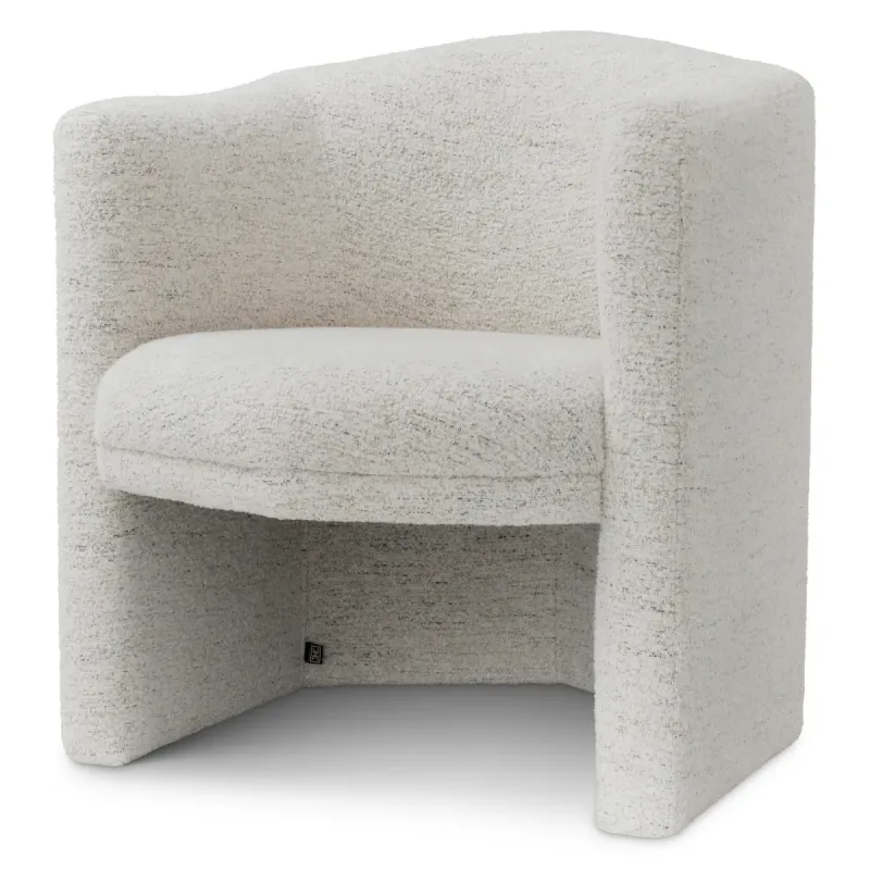 Sillón escultural de lujo con tejido de textura cremosa y respaldo curvo - Sillón de lujo Vista frontal por Luxury Group International