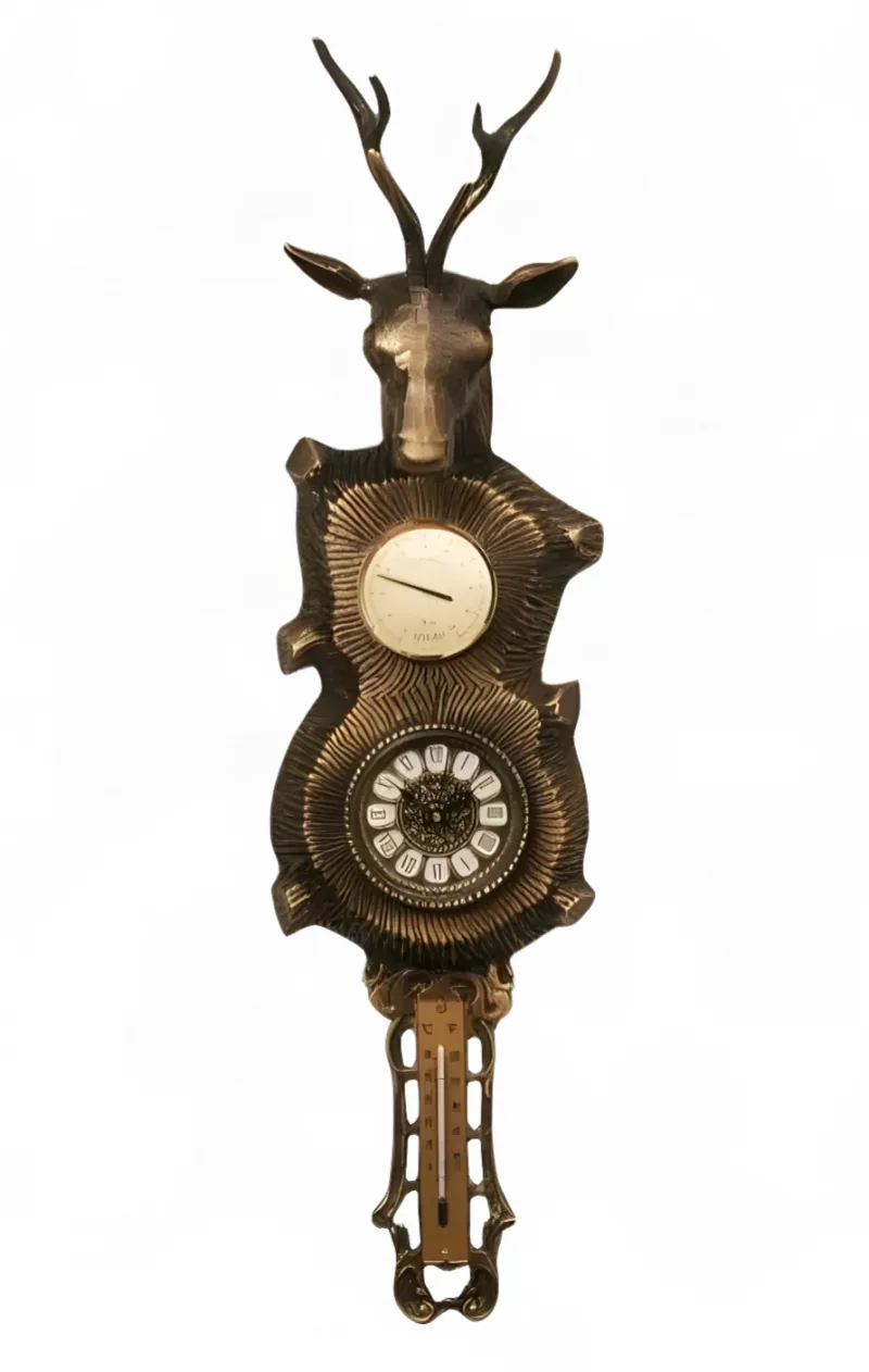 Luxus Bronze-Wanduhr mit Hirschkopf, Doppeluhr und Thermometerdetail – Luxus Wohnaccessoires von Luxury Group International