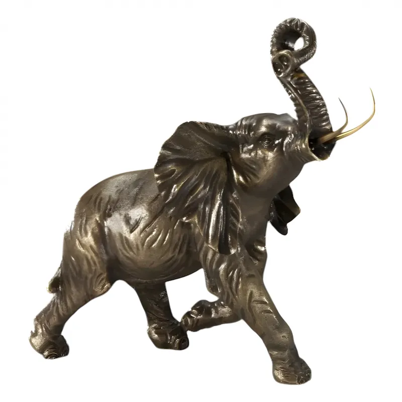 Sculpture en bronze d'éléphant de luxe avec trompe levée finition dorée Vue de face par Luxury Group International