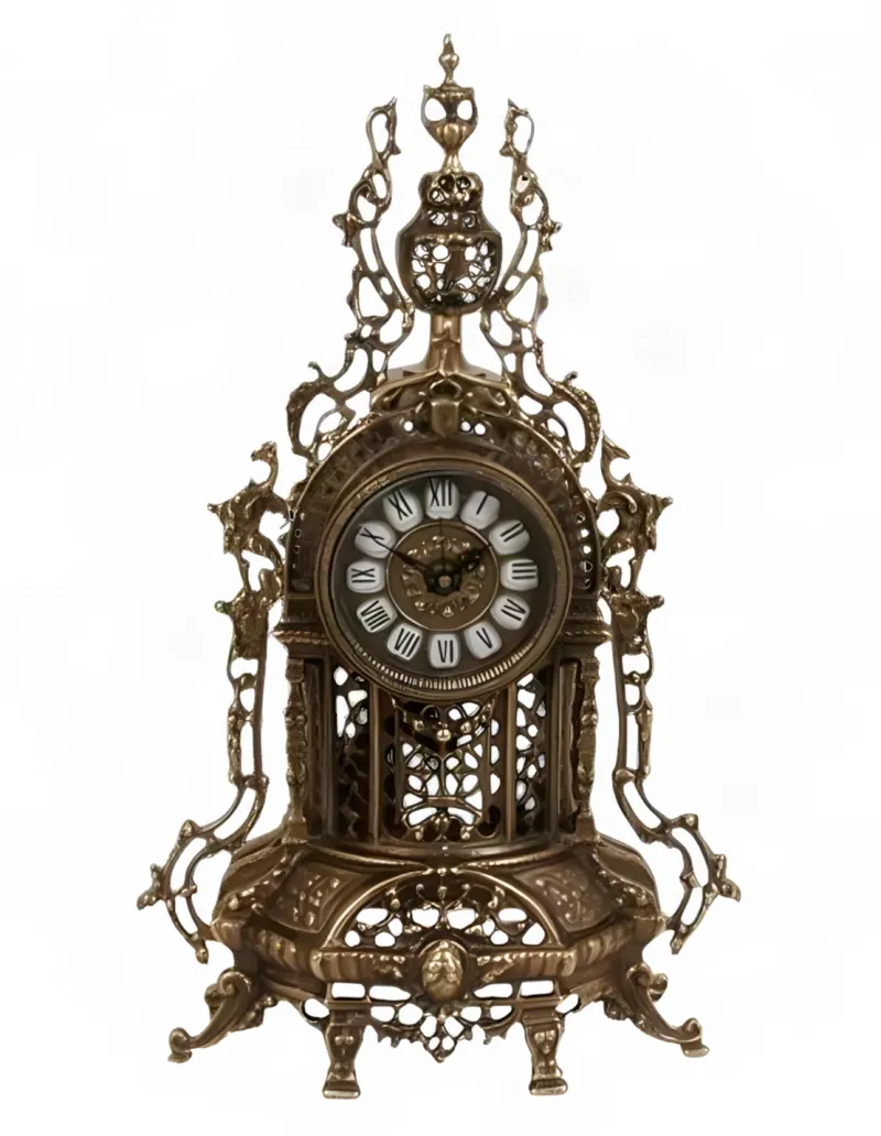 Horloge de Table de Luxe en Bronze Doré avec Flèche Ananas et Cadre Ajouré Baroque Ornemental par Luxury Group International