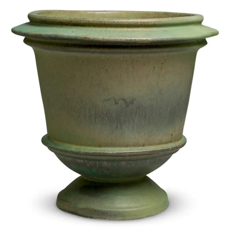 Macetero de Jardín de Pedestal con Pátina Verde de Lujo y Diseño de Borde en Capas Vista frontal por Luxury Group International