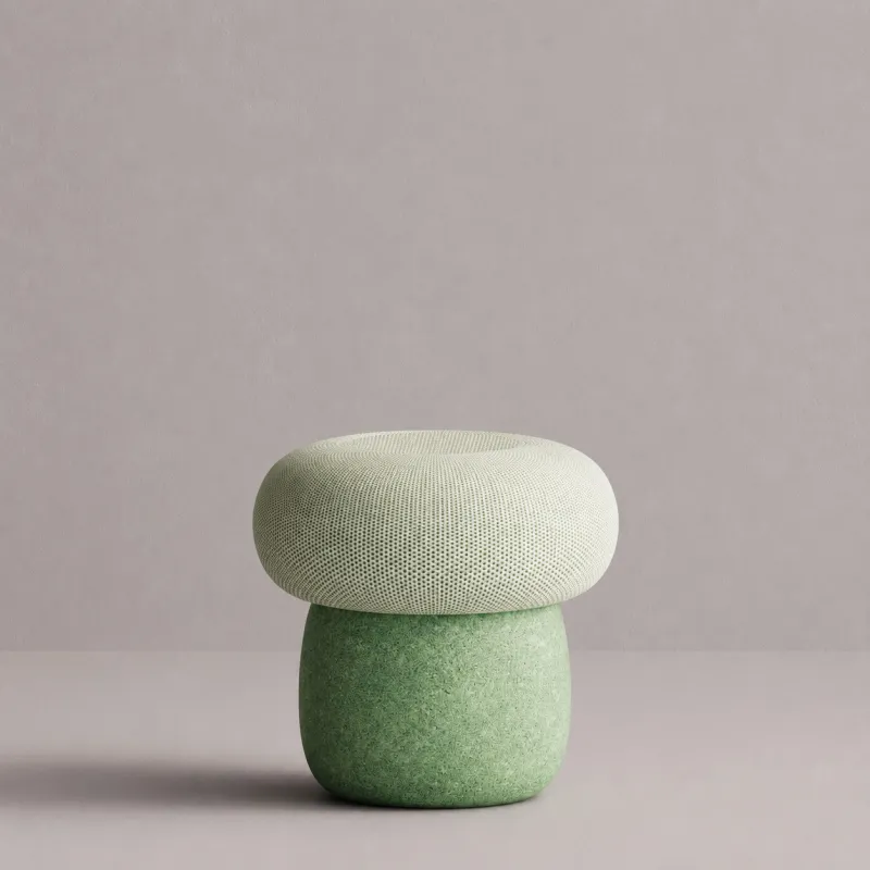 Luxus Grüner Polsterhocker mit Skulpturalem Steinfuß von Luxury Group International