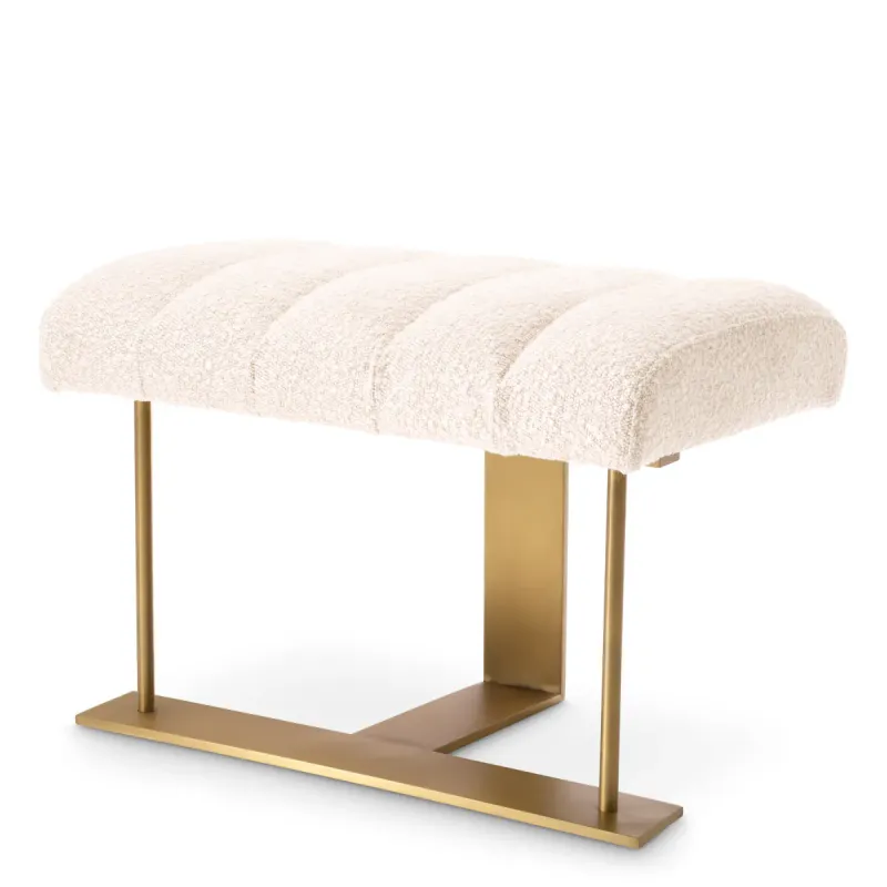 Luxus Elfenbein Polsterhocker mit gerilltem Sitz & Goldgestell – Luxus Hotelmöbel Vorderansicht von Luxury Group International