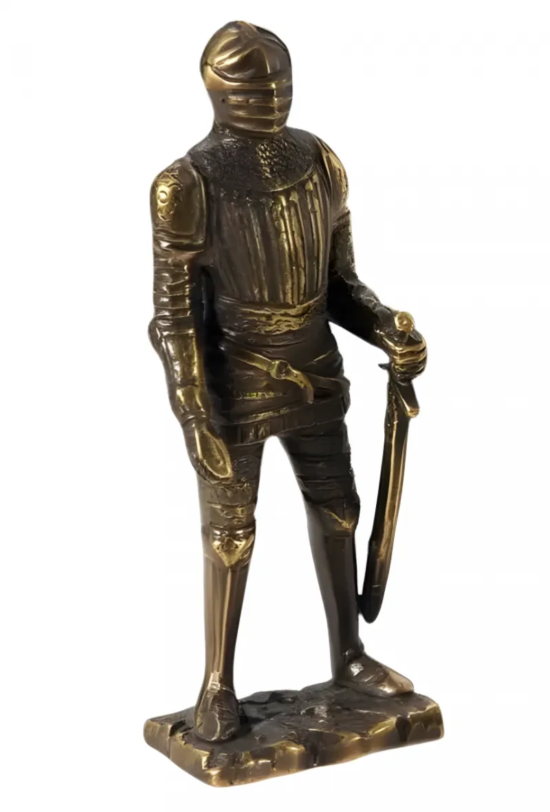 Escultura de Bronce de Caballero Medieval Blindado de Lujo con Espada Vista frontal por Luxury Group International