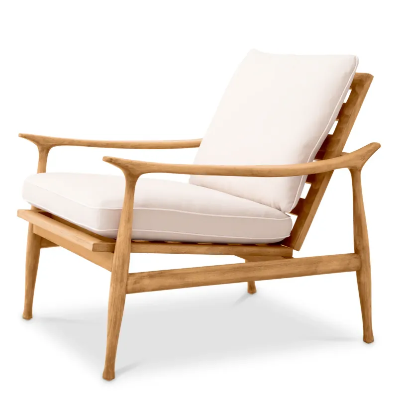 Luxuriöser Outdoor-Sessel aus natürlichem Teakholz mit cremefarbenen Kissen – 77 cm – Luxus-Hotelmöbel Vorderansicht von Luxury Group International