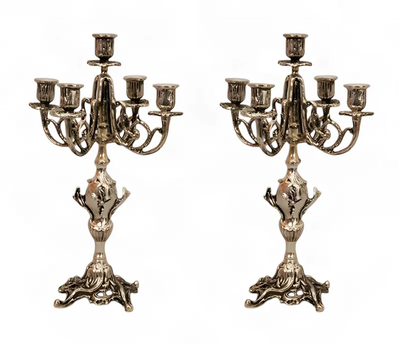 Coppia di Lusso di Candelabri Barocchi in Bronzo a Cinque Fiamme con Stelo a Vaso Ornato - Portacandele di Luxury Group International