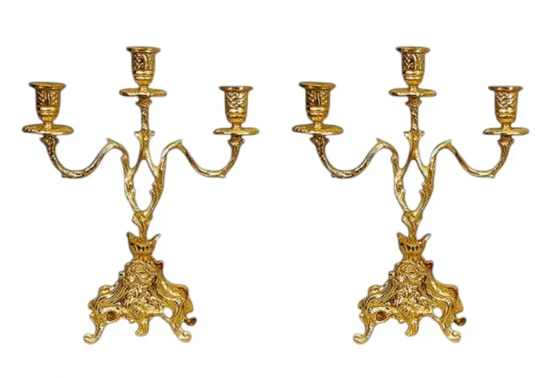 Coppia di Lusso di Candelabri Barocchi in Bronzo a Tre Luci con Base Fogliata Ornate - Portacandele di Luxury Group International