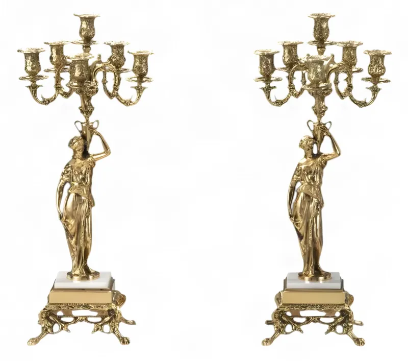 Luxuriöses Paar Barock-Kerzenhalter mit sechs Armen und klassischer Damen-Skulptur als Basis - Kerzenhalter Vorderansicht von Luxury Group International