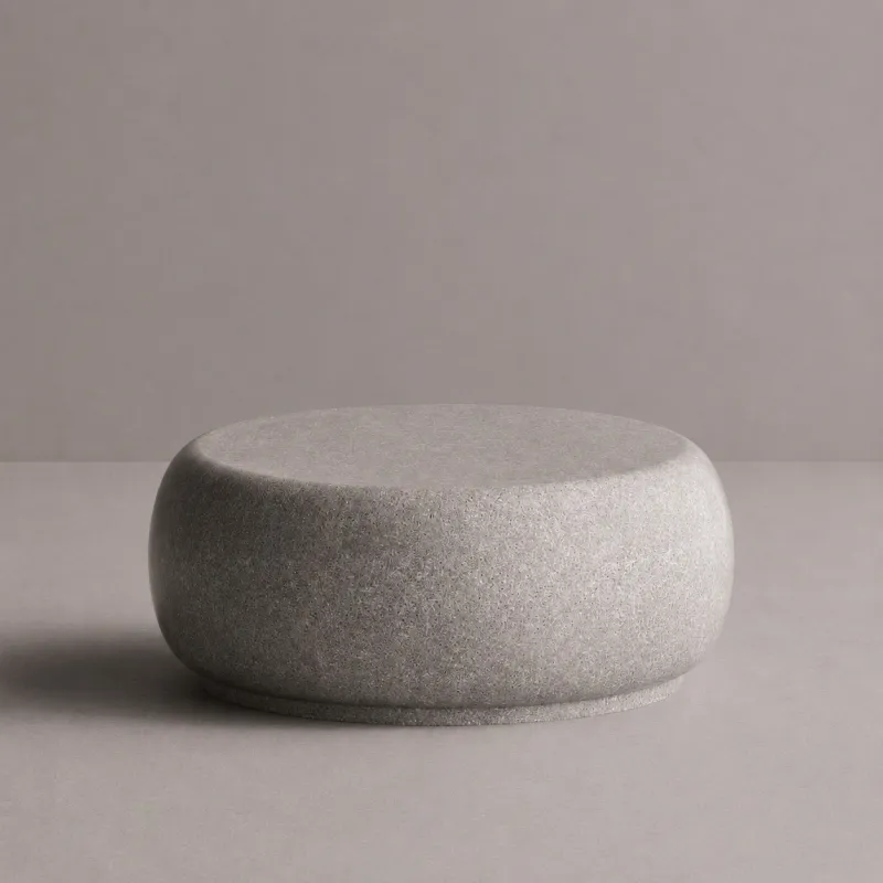Table Basse Ronde de Luxe au Design Sculptural Imitation Pierre par Luxury Group International