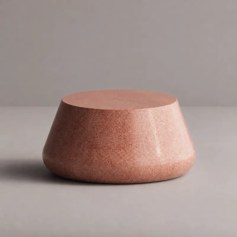 Luxus Runder Beton-Couchtisch mit Skulpturaler Verjüngter Basis - Runder Couchtisch von Luxury Group International