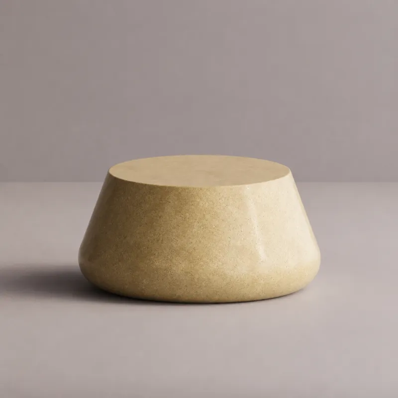 Luxus Runder Beton-Couchtisch mit Skulpturaler Verjüngter Basis - Runder Couchtisch von Luxury Group International