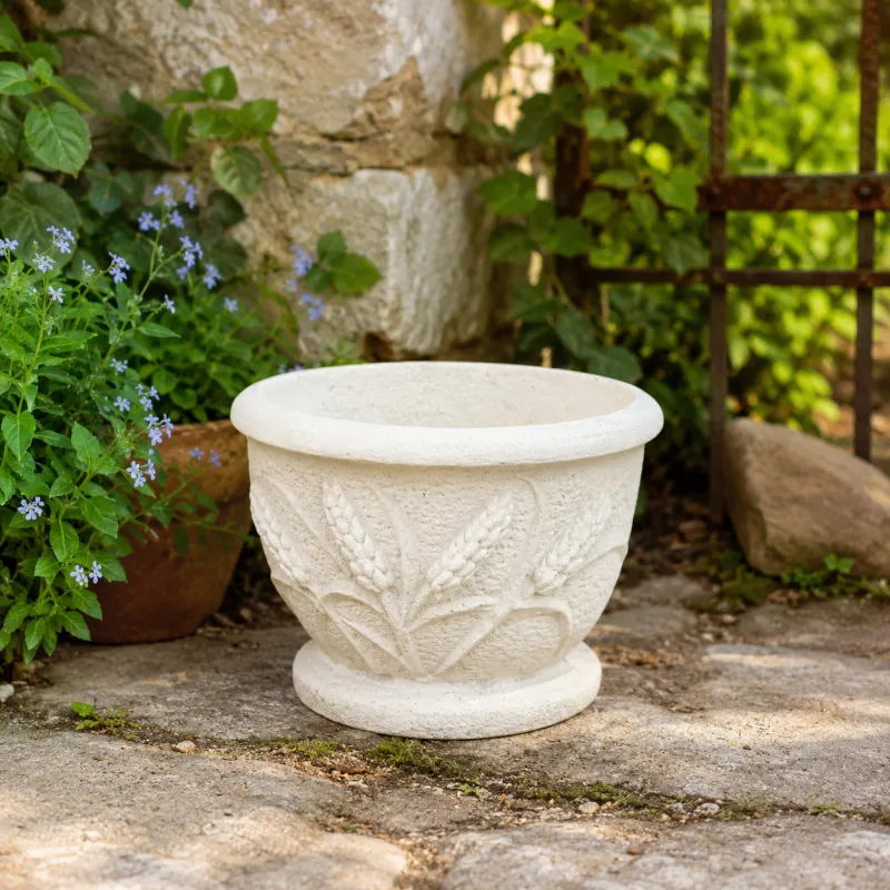 Luxus-Runder Gartenpflanzer mit Relief aus modelliertem Weizenähren-Motiv – Luxus-Pflanzgefäße Luxus-Runder Gartenpflanzer mit Relief aus modelliertem Weizenähren-Motiv – Luxus-Pflanzgefäße Vorderansicht von Luxury Group International