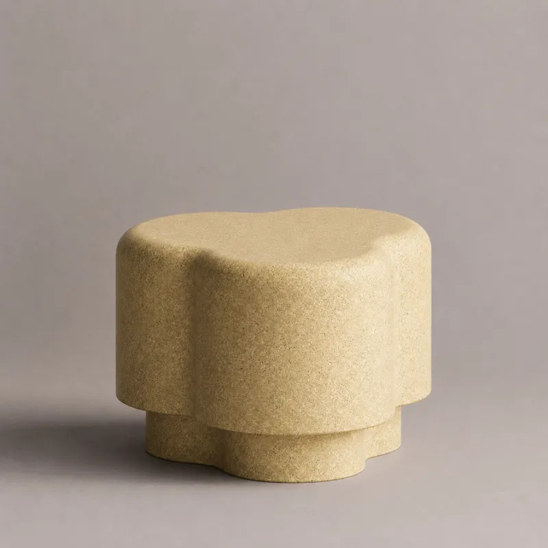 Table basse sculpturale de luxe au design moderne organique et doux par Luxury Group International
