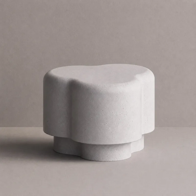 Table basse sculpturale de luxe au design moderne organique et doux par Luxury Group International