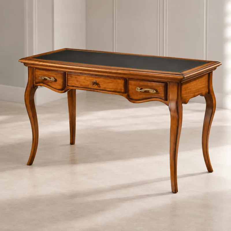 Escritorio de Madera de Lujo con Tapa de Cuero Negro y Patas Curvadas - Almacenamiento de 3 Cajones Vista frontal por Luxury Group International