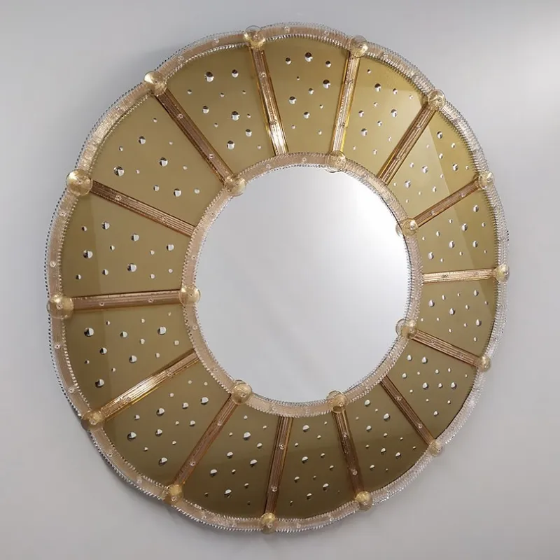 Runder Luxus-Wandspiegel in Champagnergold mit kristallbesetztem Glasrahmen Vorderansicht von Luxury Group International