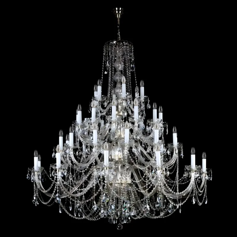 Lampadario a Cristalli Veyrona – Lampada da Soffitto di Lusso Vista frontale di Luxury Group International