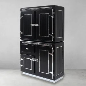 Mobile Contenitore di Design Nero di Lusso con Rifiniture in Metallo Cromato e Multiporta Vista frontale di Luxury Group International