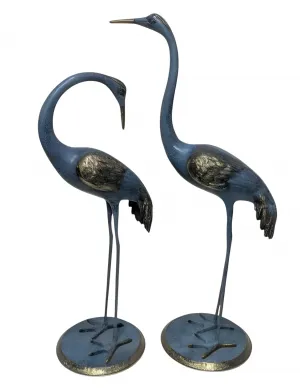 Par de esculturas de bronce de lujo de grandes garzas con bases redondas Vista frontal por Luxury Group International