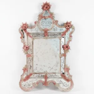 Miroir Mural de Luxe Vénitien Antique avec Cadre en Verre Baroque Floral Rose Vue de face par Luxury Group International