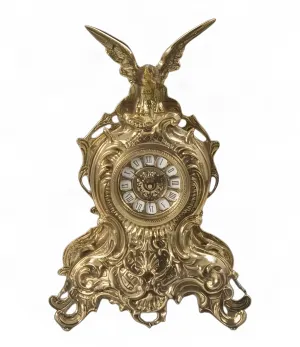 Reloj de Mesa Barroco de Bronce Dorado de Lujo con Águila de Alas Extendidas y Adornos Ornamentales Vista frontal por Luxury Group International