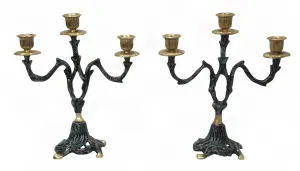 Barocke Luxus-Dreiflammige Kerzenhalter aus Bronze im Paar mit Schlaufenförmigem Stiel & Ornamentierter Basis von Luxury Group International
