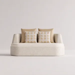 Sofá Curvo Beige y Crema para Exterior con Cojines – 178 cm - Mobiliario de Hotel de Lujo Vista frontal por Luxury Group International