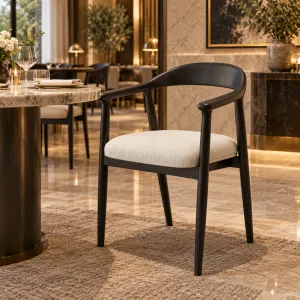 Silla de comedor de madera negra con asiento tapizado en color crema y respaldo curvado - Silla de comedor de lujo Vista lifestyle por Luxury Group International
