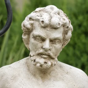 Scultura da Giardino Classica di Nettuno di Lusso con Tridente e Dettagli Marini - Scultura Classica di Lusso Vista dettaglio di Luxury Group International