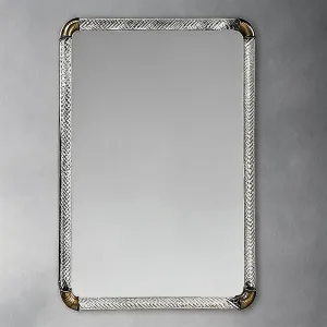 Espejo de Pared de Lujo Contemporáneo con Marco de Vidrio Plateado Texturizado y Esquinas Redondeadas en Oro Antiguo Vista frontal por Luxury Group International