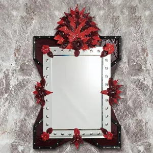 Miroir Mural de Luxe Contemporain à Motifs Floraux Rouges avec Cadre en Verre Bourgogne et Accents en Cristal Vue de face par Luxury Group International