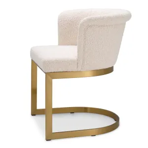Fauteuil Crème avec Revêtement Bouclé et Structure Métallique Dorée - Mobilier de Luxe pour Hôtels Vue de côté par Luxury Group International